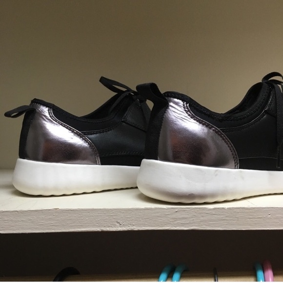 Torrid Black & Pink Metallic Sneakers 7.5 Wide - Picture 2 of 8